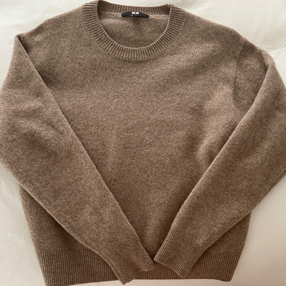 Uniqlo Women’s Wool Crewneck Sweater